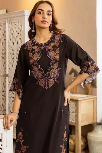 Women Ethnic Motifs Embroidered Regular Thread Work Kurta with Trousers