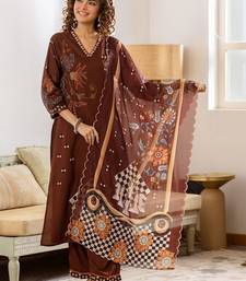 Women Ethnic Motifs Printed Regular Thread Work Kurta with Trousers & With Dupatta