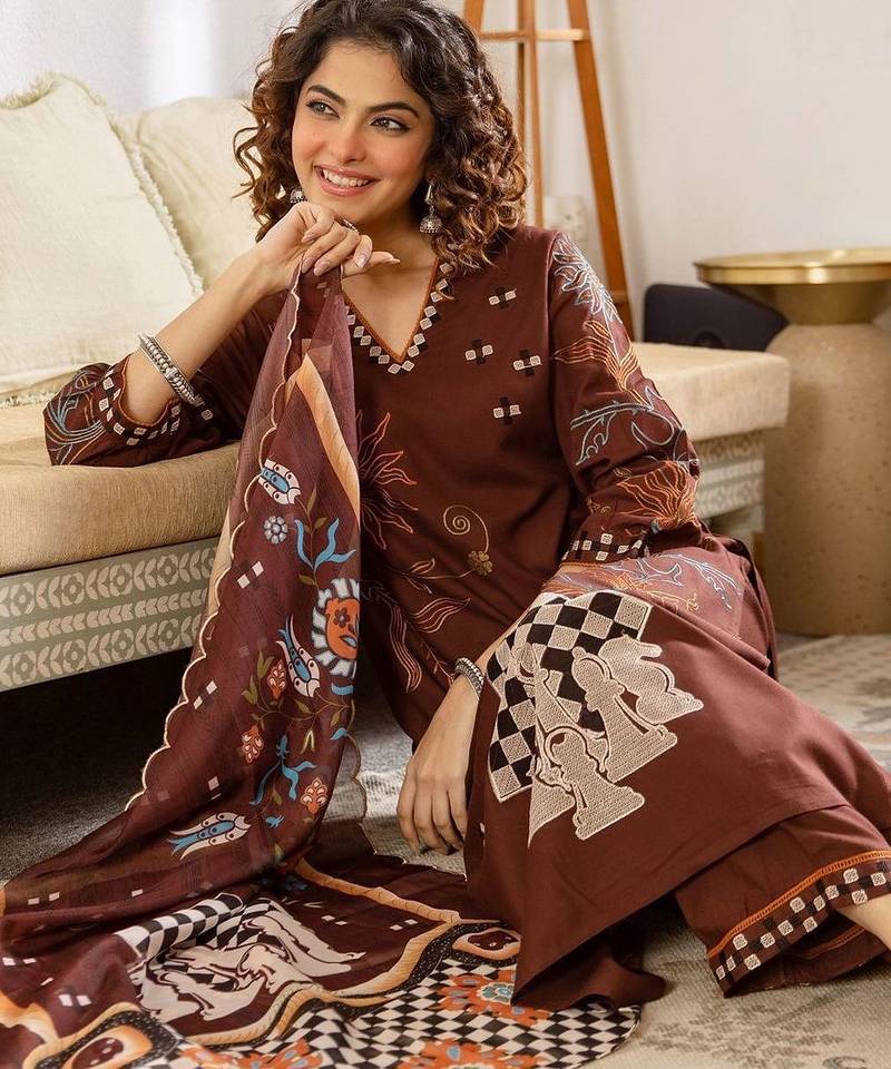 Women Ethnic Motifs Printed Regular Thread Work Kurta with Trousers & With Dupatta