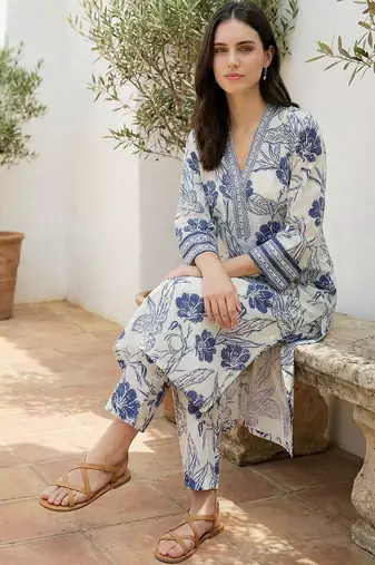 Women Floral Printed Regular Thread Work Pure Cotton Kurta with Trousers