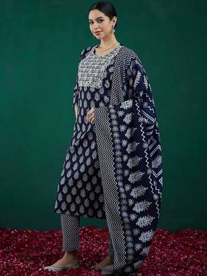 Ethnic Motifs Printed Thread Work Straight Kurta With Trousers & Dupatta 5