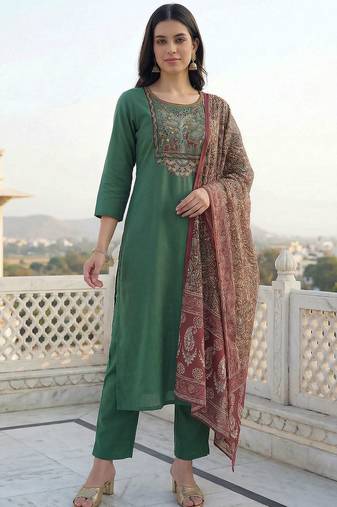Women Ethnic Motifs Embroidered Regular Thread Work Kurta with Trousers & With Dupatta