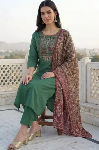 Women Ethnic Motifs Embroidered Regular Thread Work Kurta with Trousers & With Dupatta