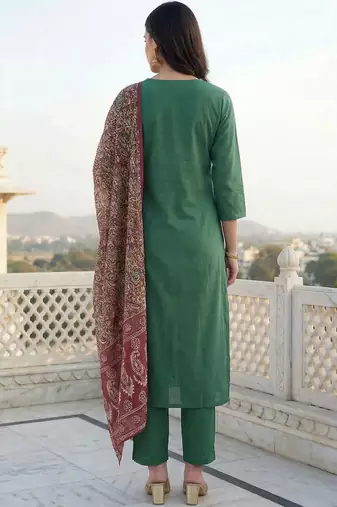 Women Ethnic Motifs Embroidered Regular Thread Work Kurta with Trousers & With Dupatta