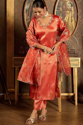 Floral Embroidered V-Neck Regular Liva Kurta With Trouser With Dupatta