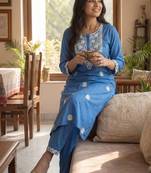 Women Ethnic Motifs Embroidered Regular Thread Work Kurta with Trousers
