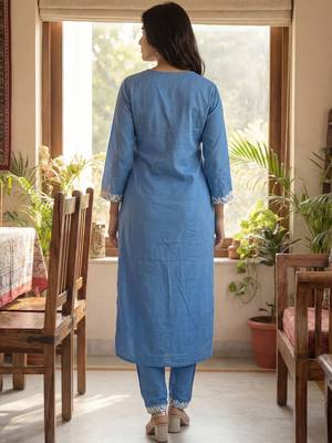 Women Ethnic Motifs Embroidered Regular Thread Work Kurta with Trousers 5