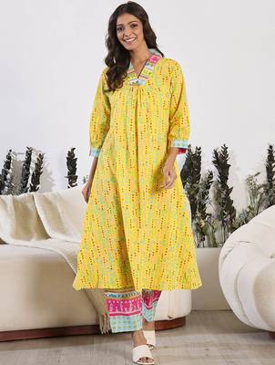 V-Neck Printed Pure Cotton A-Line Kurta with Trousers 1