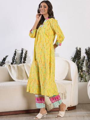V-Neck Printed Pure Cotton A-Line Kurta with Trousers 4