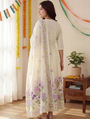 Women Floral Printed Regular Pure Cotton Kurta with Trousers & With Dupatta 3