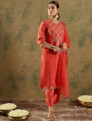 Ethnic Motifs Embroidered Kurta With Trousers & Dupatta 4