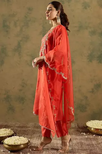 Ethnic Motifs Embroidered Kurta With Trousers & Dupatta
