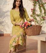 Women Floral Printed Regular Sequinned Pure Cotton Kurta with Trousers