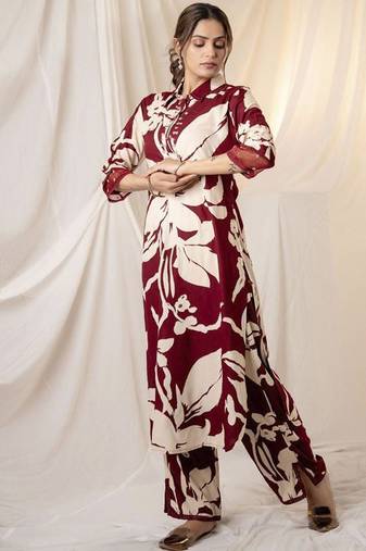 Floral Printed Shirt Collar Sequinned Kurta with Trousers