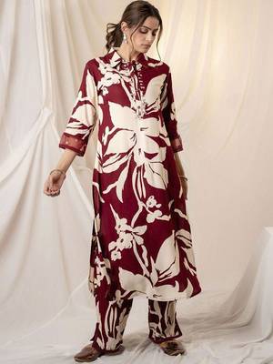 Floral Printed Shirt Collar Sequinned Kurta with Trousers 5