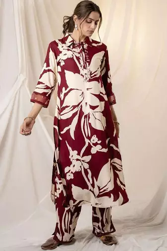 Floral Printed Shirt Collar Sequinned Kurta with Trousers