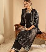Women Printed Regular Kurta with Trousers