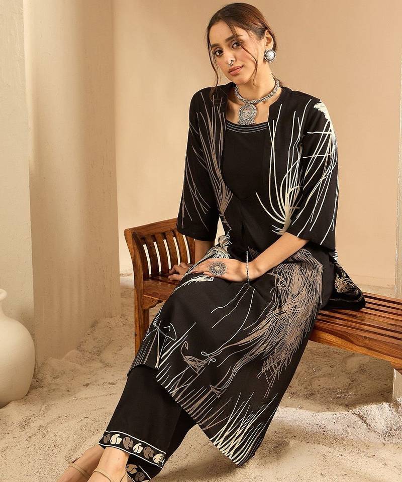 Women Printed Regular Kurta with Trousers