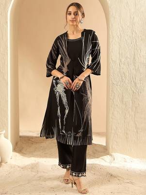Women Printed Regular Kurta with Trousers 2