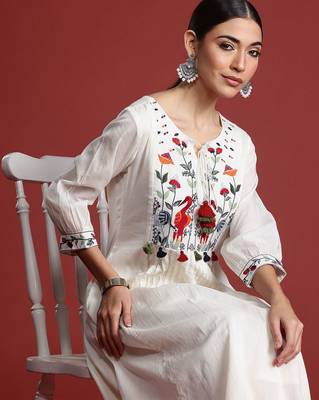 Floral Embroidered Panelled Thread Work Pure Cotton Kurta with Trousers 2