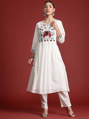 Floral Embroidered Panelled Thread Work Pure Cotton Kurta with Trousers 1