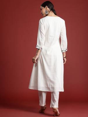 Floral Embroidered Panelled Thread Work Pure Cotton Kurta with Trousers 6