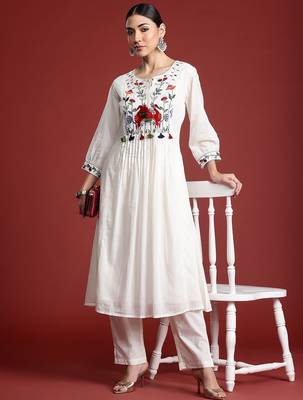 Floral Embroidered Panelled Thread Work Pure Cotton Kurta with Trousers 7