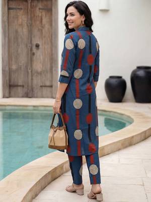 Women Printed Regular Pure Cotton Kurta with Trousers 4