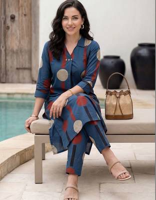 Women Printed Regular Pure Cotton Kurta with Trousers 5