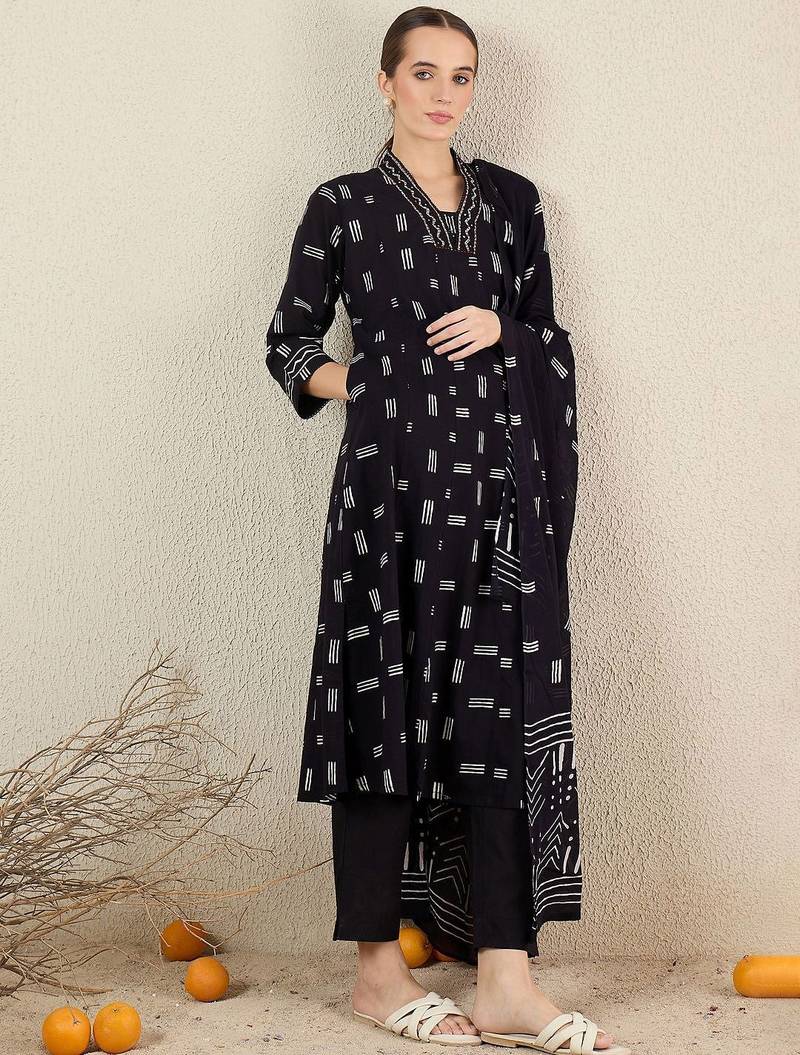 Women Striped Cotton Kurta with Trousers & Dupatta
