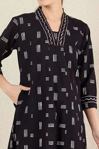 Women Striped Cotton Kurta with Trousers & Dupatta