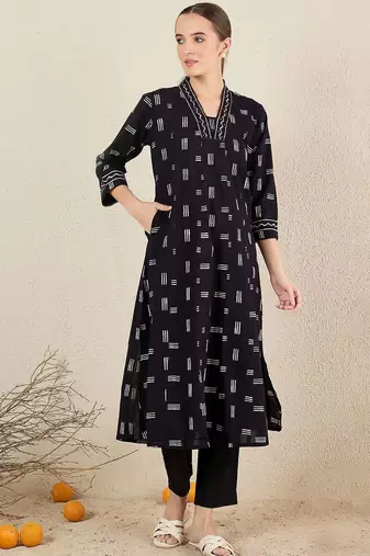 Women Striped Cotton Kurta with Trousers & Dupatta