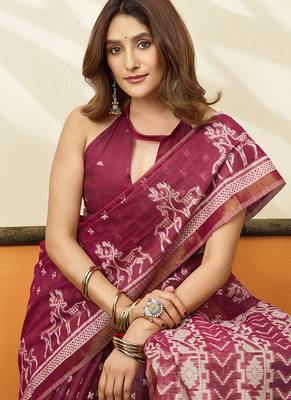 Rani pink printed cotton blend saree with ethnic border & pallu 2