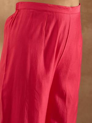 Women Floral Embroidered Empire Thread Work Liva Kurta with Trousers 3