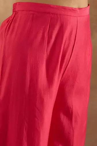 Women Floral Embroidered Empire Thread Work Liva Kurta with Trousers