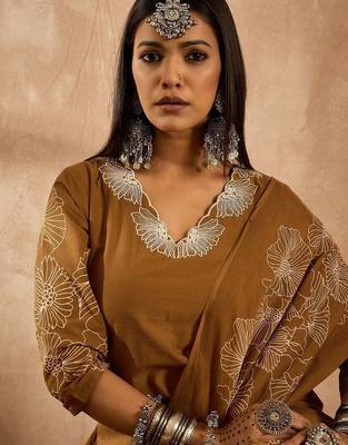 Women Floral Embroidered Regular Sequinned Pure Cotton Kurta with Trousers & With Dupatta 2