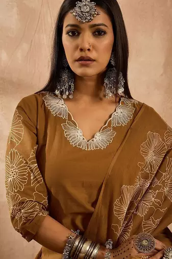 Women Floral Embroidered Regular Sequinned Pure Cotton Kurta with Trousers & With Dupatta