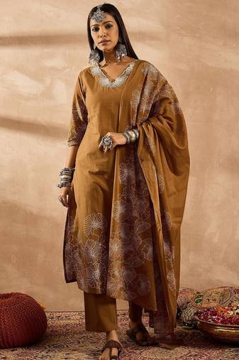 Women Floral Embroidered Regular Sequinned Pure Cotton Kurta with Trousers & With Dupatta