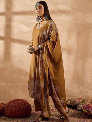 Women Floral Embroidered Regular Sequinned Pure Cotton Kurta with Trousers & With Dupatta 3