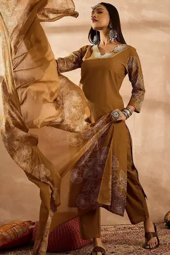 Women Floral Embroidered Regular Sequinned Pure Cotton Kurta with Trousers & With Dupatta