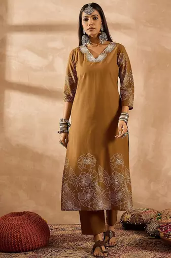 Women Floral Embroidered Regular Sequinned Pure Cotton Kurta with Trousers & With Dupatta