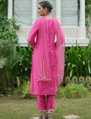 women embroidered regular kurta with trousers & with dupatta 4
