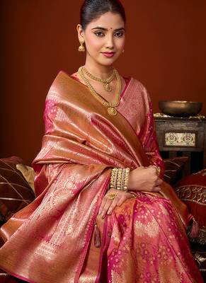 Rani pink jacquard silk blend saree with zari floral weave 4