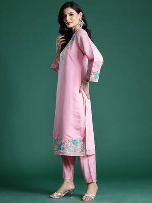 Floral Embroidered Thread Work Kurta With Trousers & Dupatta 6