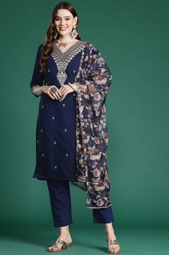 Ethnic Motifs Embroidered Zari Kurta With Trousers & Dupatta