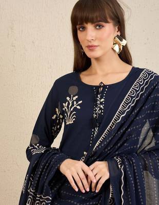 Floral Printed Pure Cotton Straight Kurta With Trousers & Dupatta 2