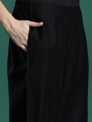 Ethnic Motifs Zari Embroidered Liva Kurta With Trousers & Dupatta 4