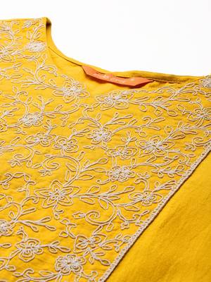 Floral Embroidered Thread Work Kurta with Trousers & Dupatta 3