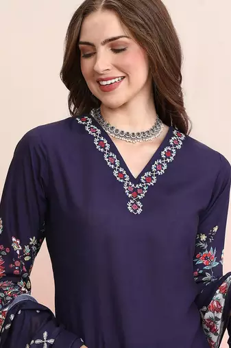 Floral Printed Regular Thread Work Kurta with Trousers & Dupatta