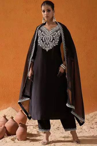 Women Embroidered Regular Thread Work Kurta with Trousers & With Dupatta
